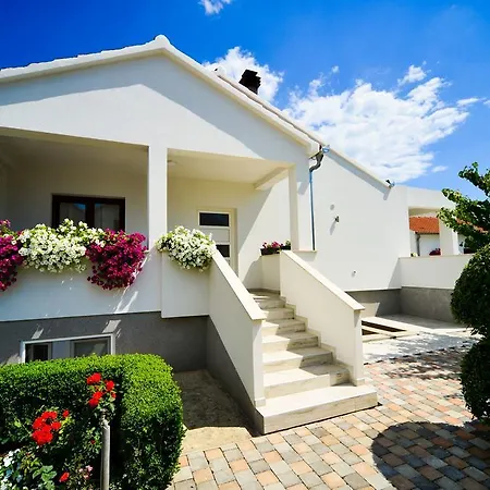 Coronata Apartament *