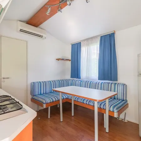 Coronata Apartment *