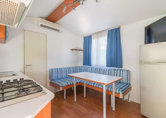 Coronata Apartman *