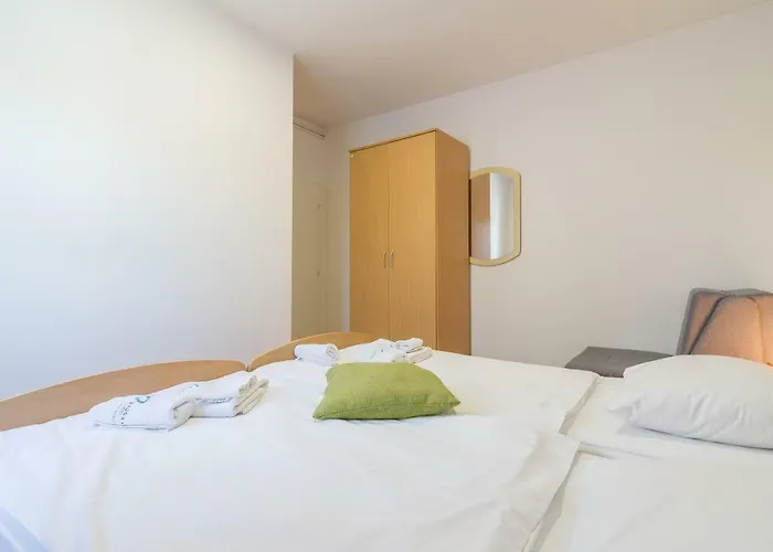 Coronata Apartman Biograd Na Moru