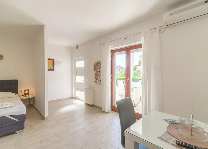 Apartman Coronata Biograd Na Moru