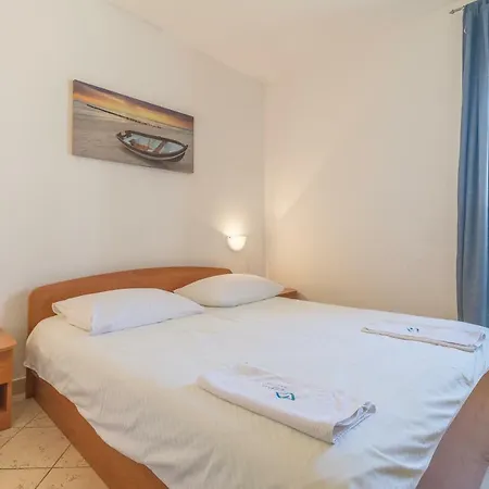 Coronata Biograd Na Moru