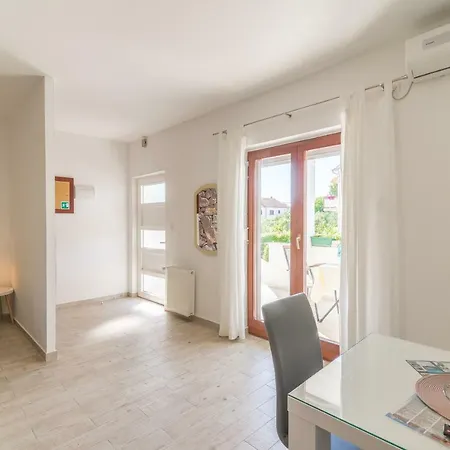 Apartman Coronata Biograd Na Moru