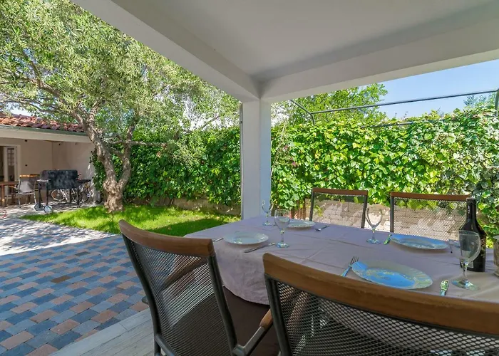 Coronata * ביוגראד נה מורו